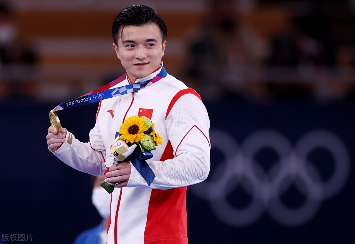 网友援引《九品芝麻官》中涉及常威的剧情及对白评论刘洋夺冠,纷纷