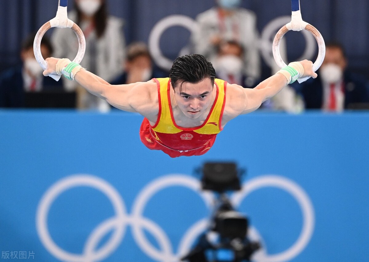 他在吊环比赛中表现出淡定,自信,霸气于一体的表情,还在最吃力的环节