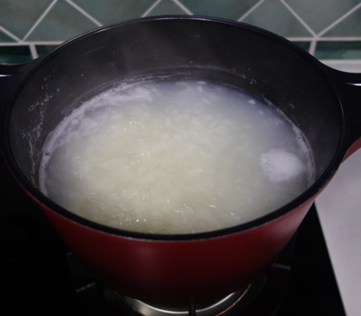 煮粥,最忌直接下锅煮!外婆:做好6点,香浓黏稠!