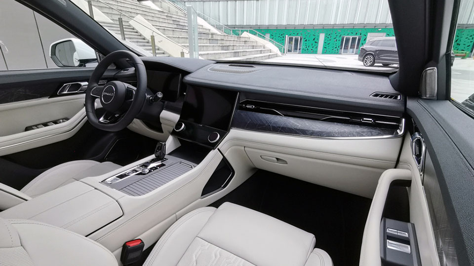 领克09对比大众途昂：性价比/性能/空间，谁能赢？