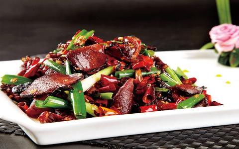 小炒腊牛肉,香辣开胃,做法简单,下酒又下饭,10分钟就能上桌