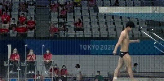 热搜第一!韩国跳水选手火了,中途返回+炸鱼,丢脸后教练转头休闲区蓝鸢梦想 - Www.slyday.coM