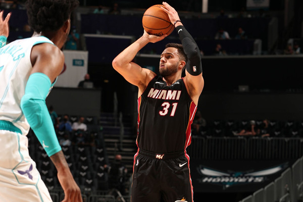 热火两年350万美元续约马克斯-斯特鲁斯