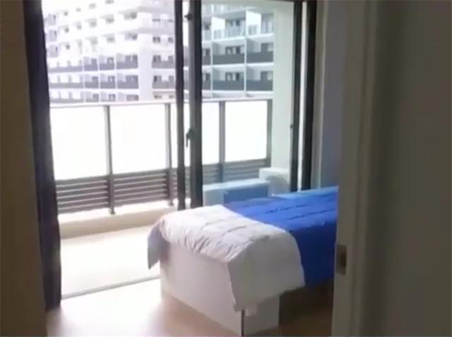 日本东京奥运村居住环境如何？纸板床被吐槽，网友：比北京差太多休闲区蓝鸢梦想 - Www.slyday.coM