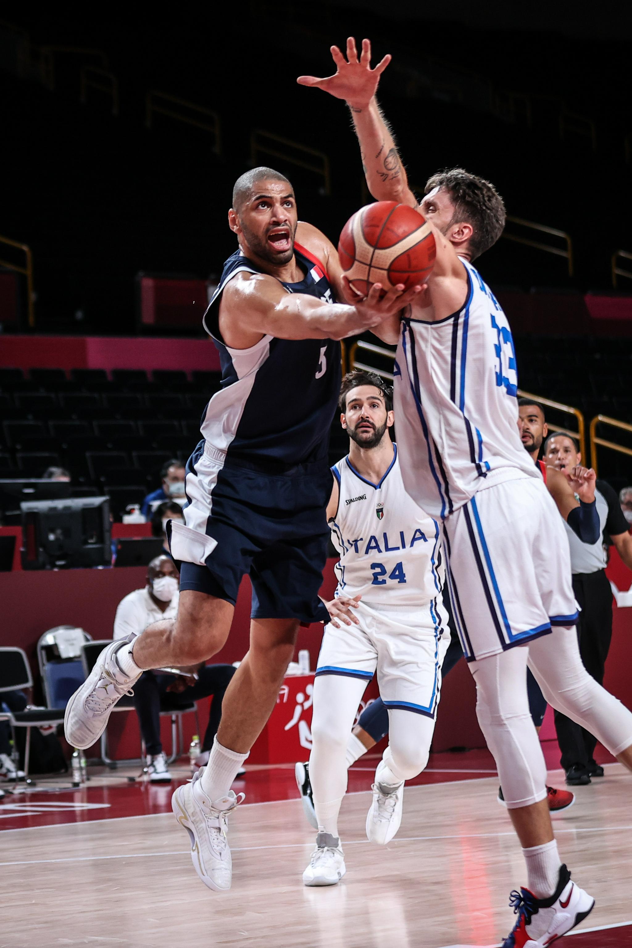 篮球男子四分之一决赛法国晋级半决赛