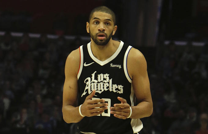 签下1 1合同 法国前锋巴图姆重返快船