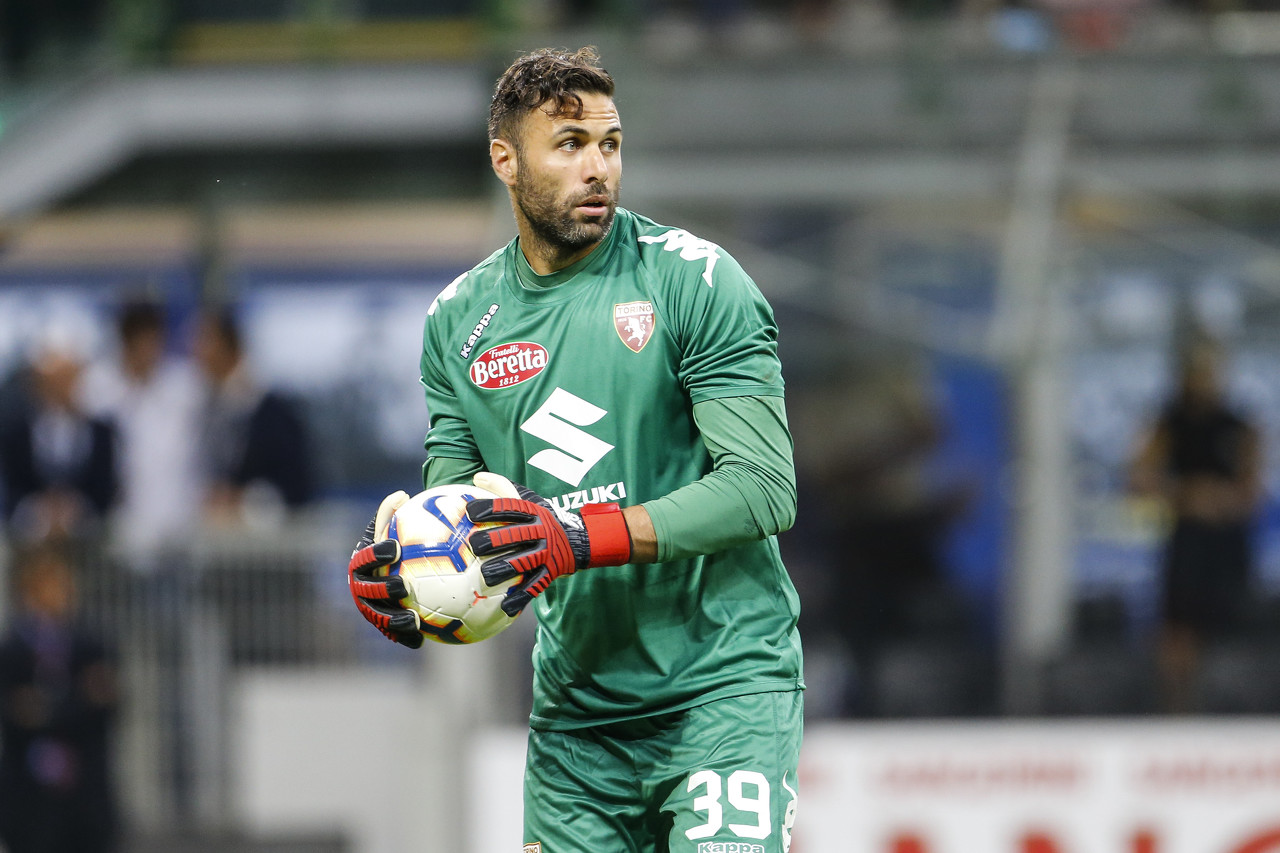 官方:34岁门将西里古免签加盟热那亚