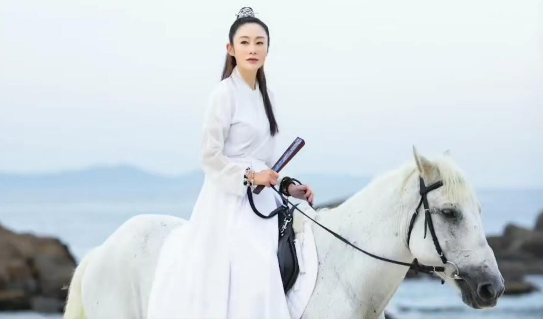 张敏时隔28年再扮赵敏昔日女神气质依存53岁皮肤紧致惹人羡