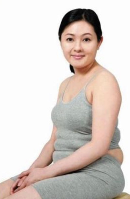 55岁李丽珍罕见露面因父母去世以泪洗面面容憔悴身材臃肿