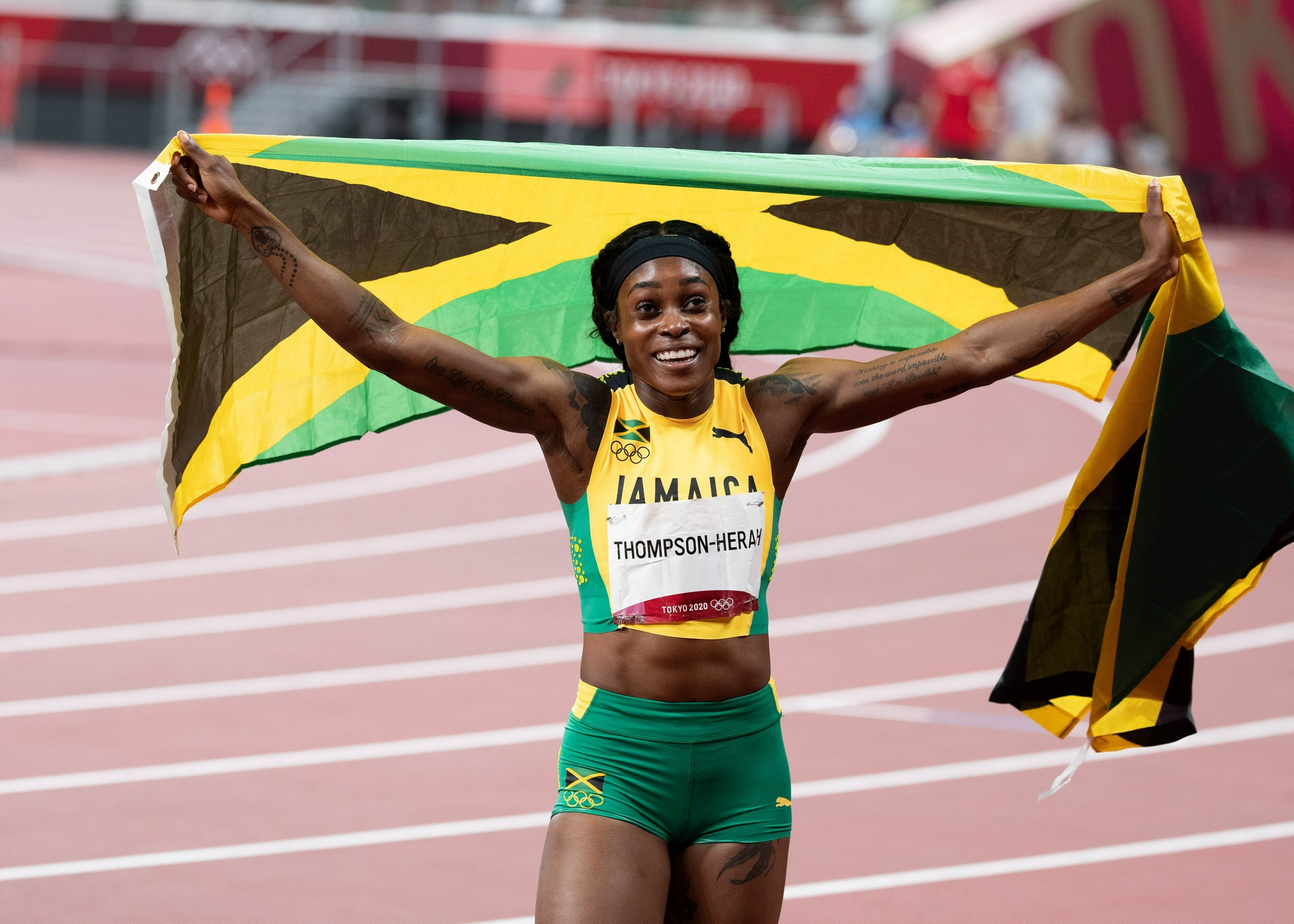 牙买加双金牌选手汤普森被美国社交网站禁言因她上传了胜利时刻