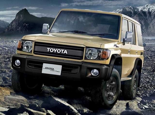 丰田陆巡lc70新车型官图发布用字母车标搭载45l柴油动力