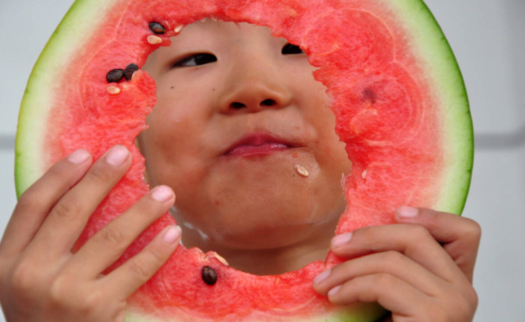 孩子几岁可以吃西瓜?专家建议:小于这一年龄,吃了脾虚又上火