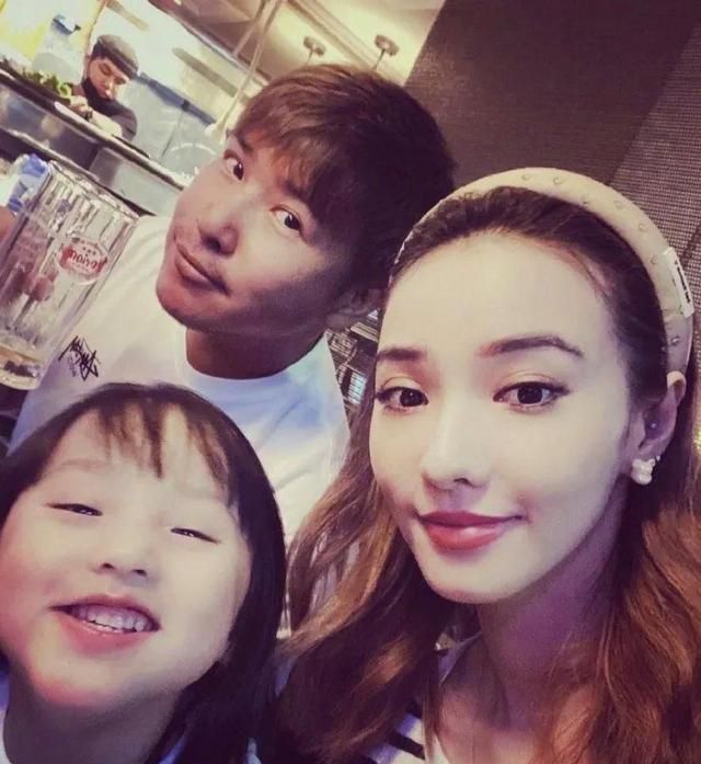 不妥协,常冷战,欧弟选择和重庆妹子郑云灿离婚,其实并不突然