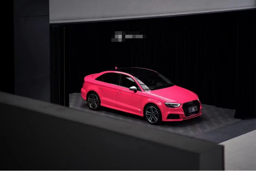 膜呗改色案例:奥迪a3改色荧光粉 甜蜜的你真可爱-新浪汽车