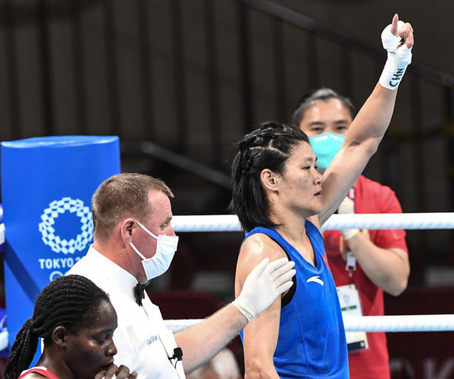 女子拳击中量级半决赛,谷红完虐美国选手晋级决赛