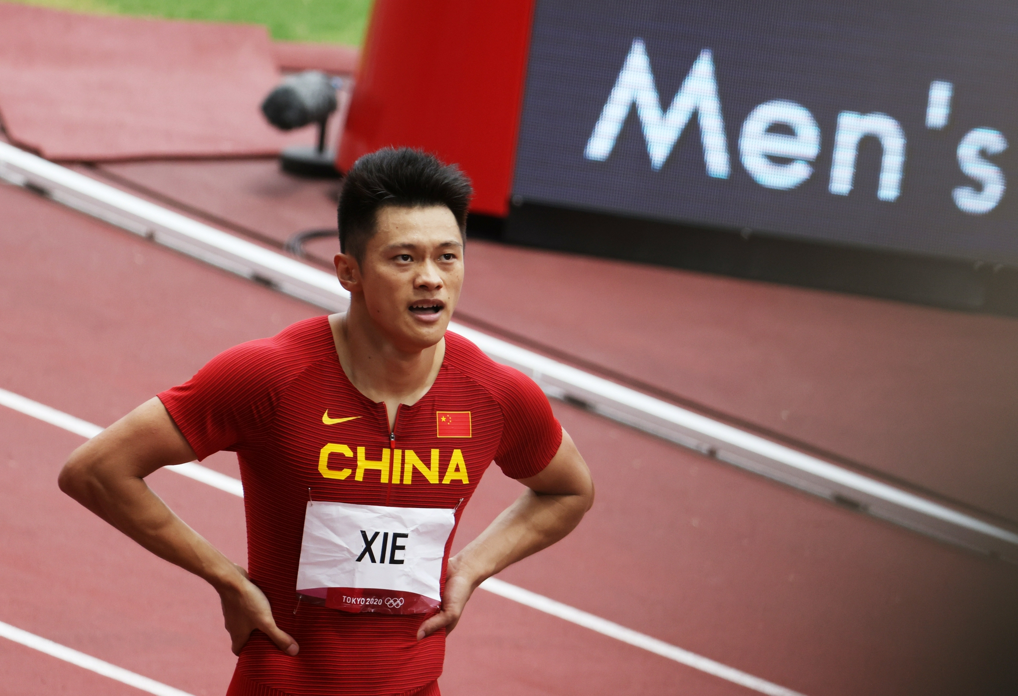 建龙东京丨20秒34谢震业排名小组第4晋级200米半决赛