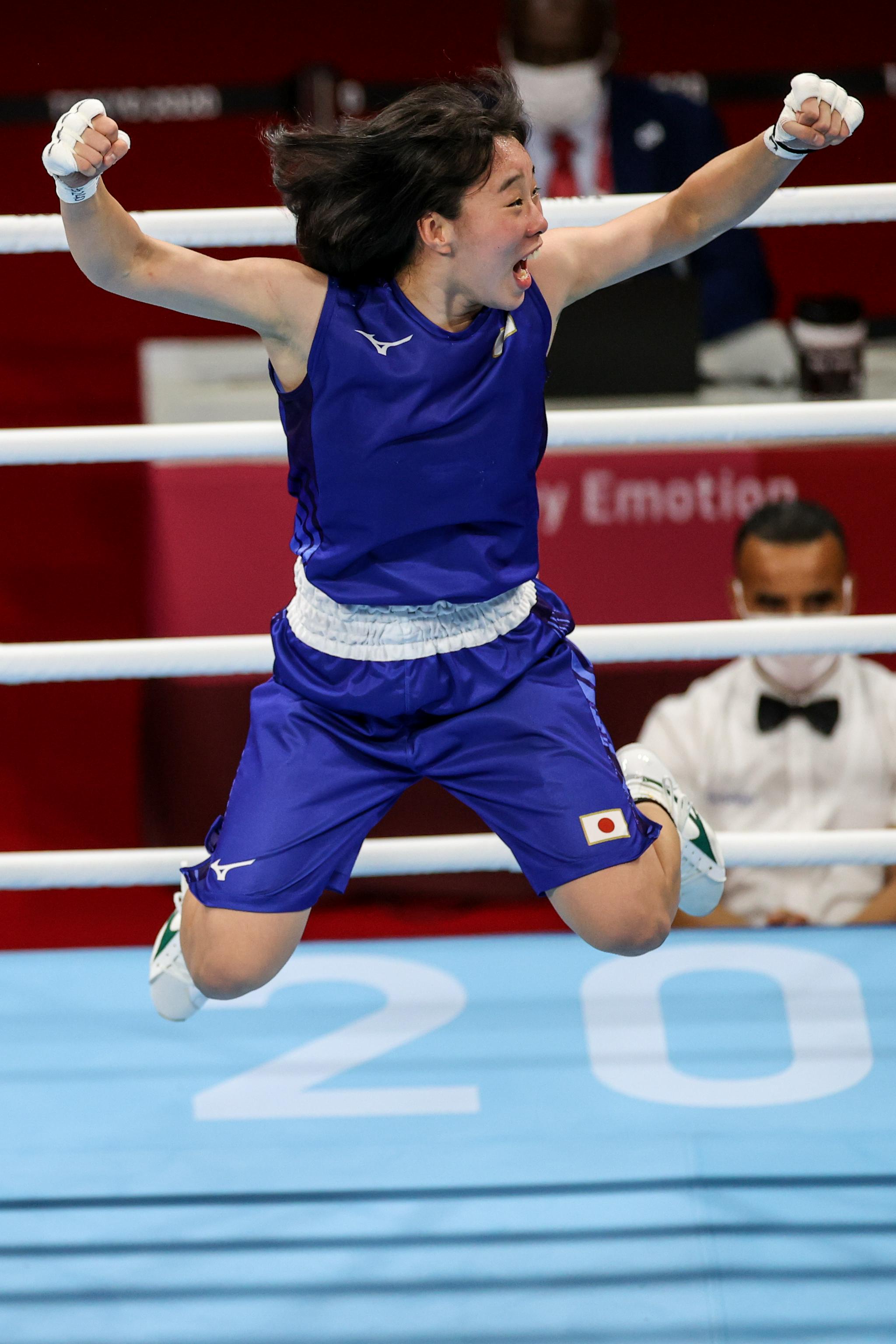 拳击女子57公斤级日本选手入江圣奈夺冠