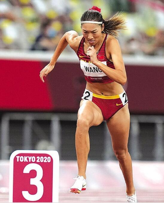 王峥女子链球摘银 王春雨女子800米名列第5 中国田径再次取得突破休闲区蓝鸢梦想 - Www.slyday.coM