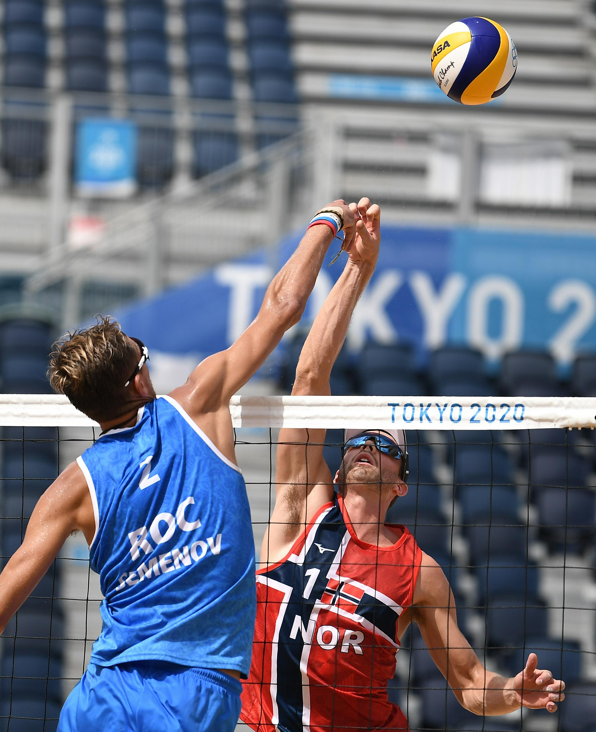 沙滩排球挪威选手晋级男子组半决赛