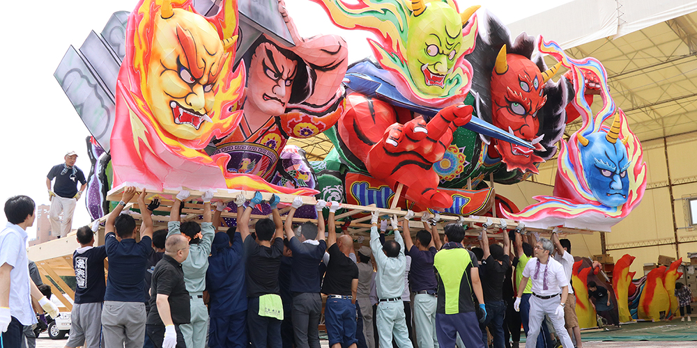 在青森,有一场驱赶睡魔的夏日狂欢