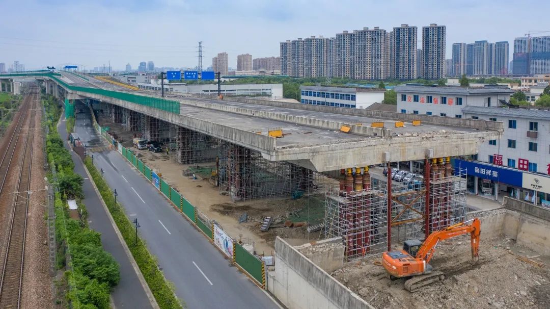 二环北路轻纺城高架路段顶升施工作业顺利完成|绍兴市_新浪新闻