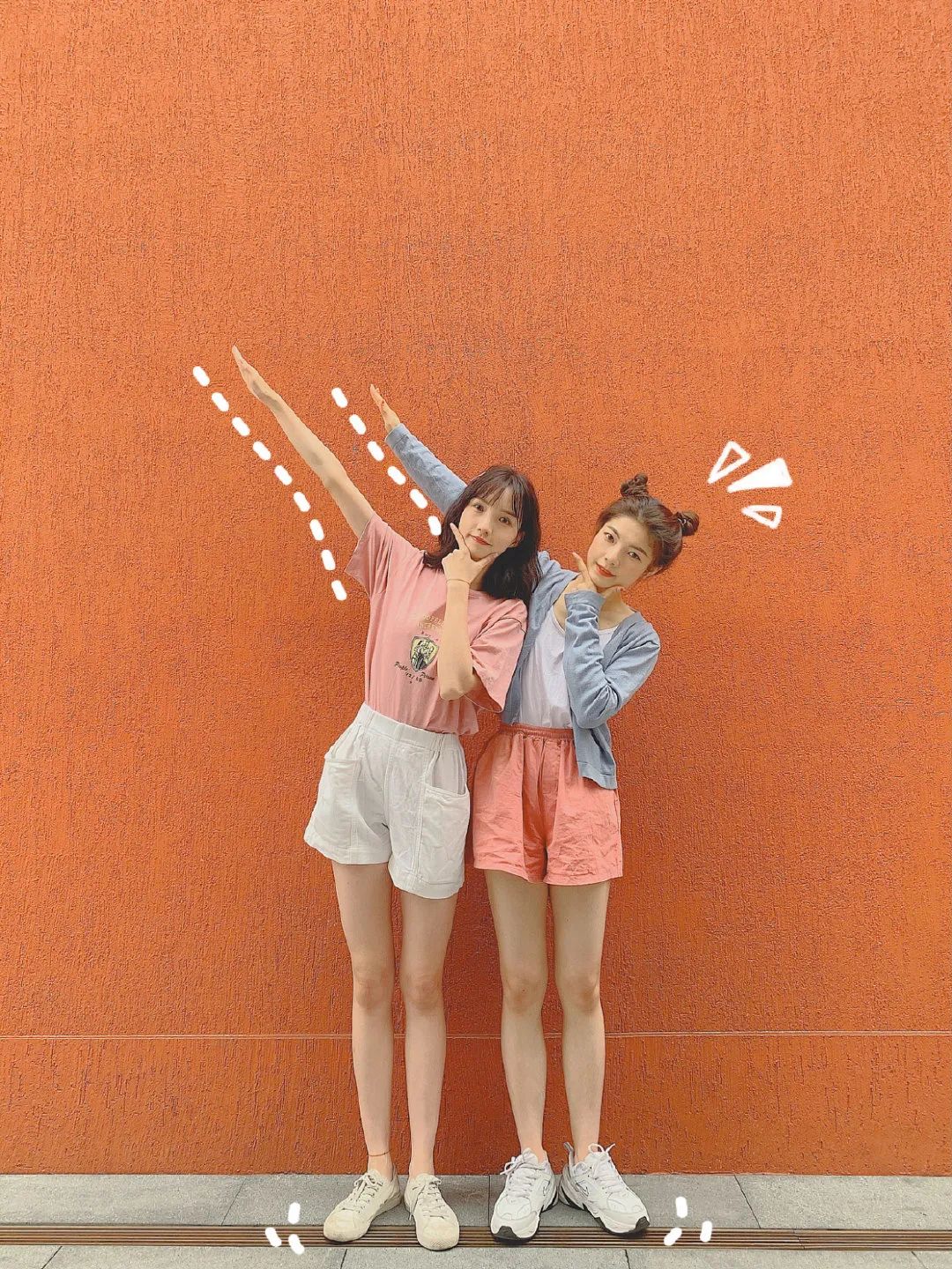 一组闺蜜拍照姿势轻松搞怪闺蜜照片俏皮可爱又好看
