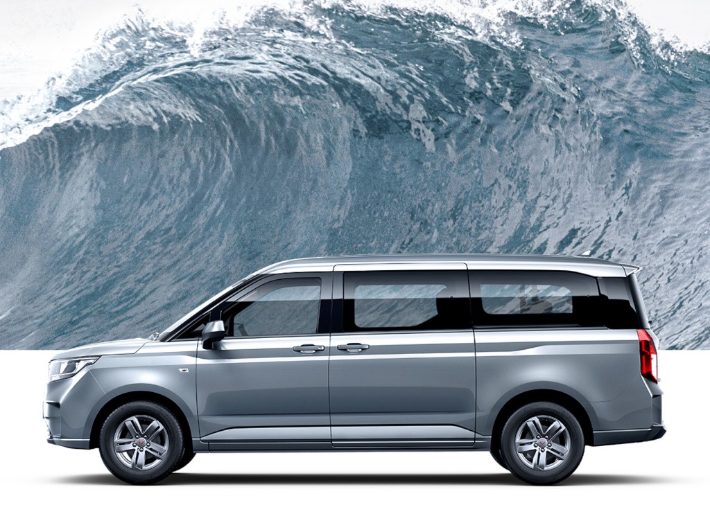 9座大mpv,五菱征程将于8月内上市:4款车身颜色,多种车身布局