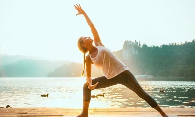 为什么选择练瑜伽这2个瑜伽动作或有助于放松身心