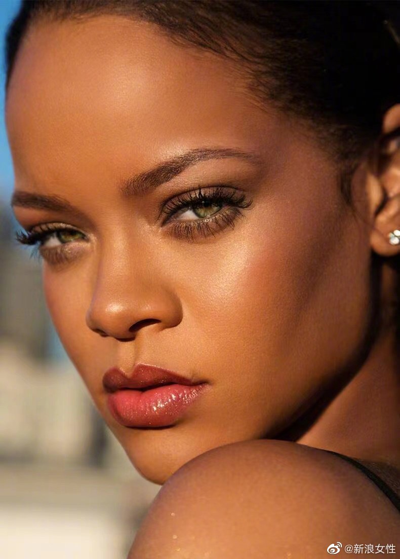 rihanna成全球最富有女歌手