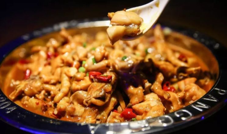 当外来物种入侵,在中国厨师们眼中,它们只能够是一道菜!休闲区蓝鸢梦想 - Www.slyday.coM