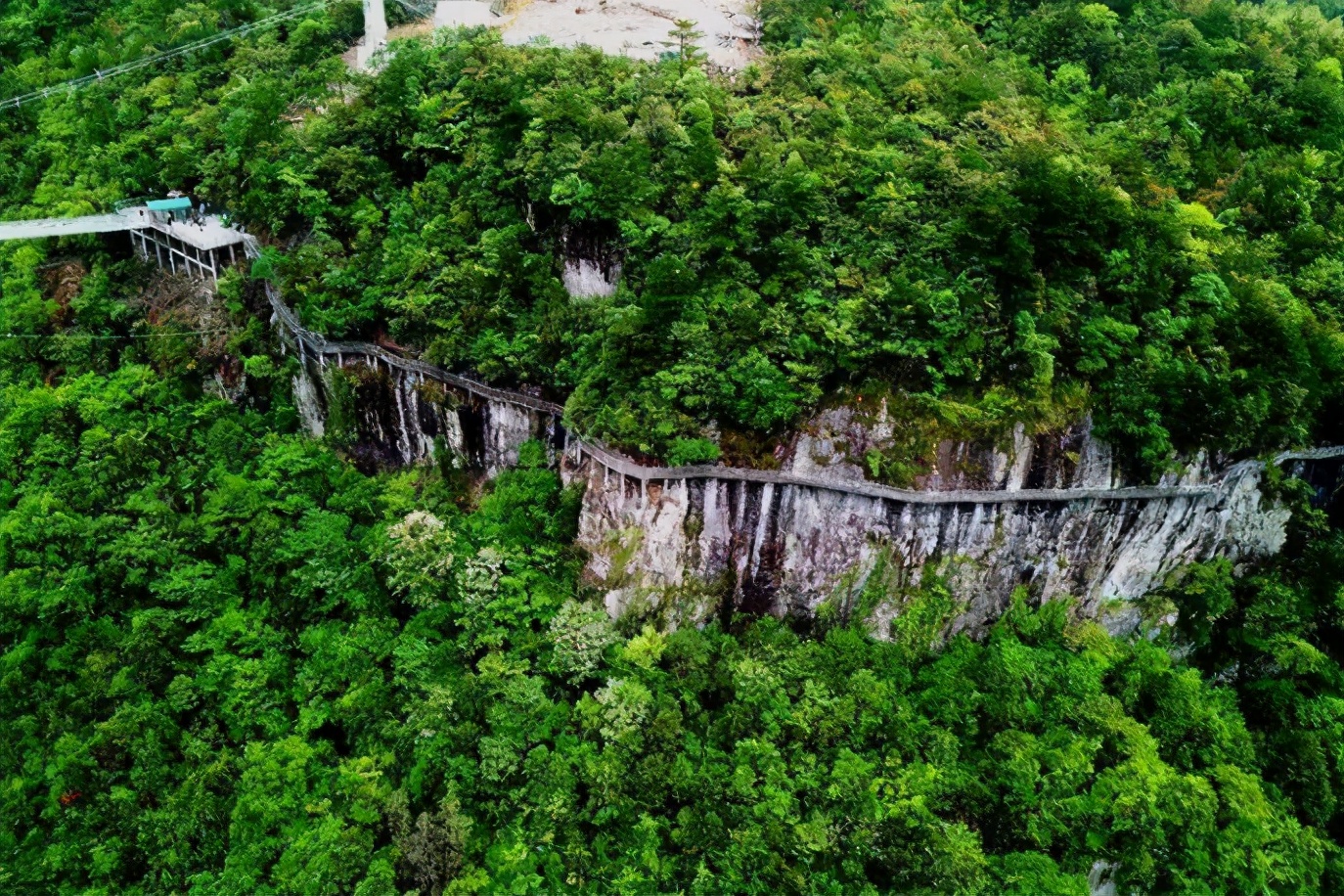 金华有处自驾圣地,被赞"江南塞北",串珠状高山湖群走红