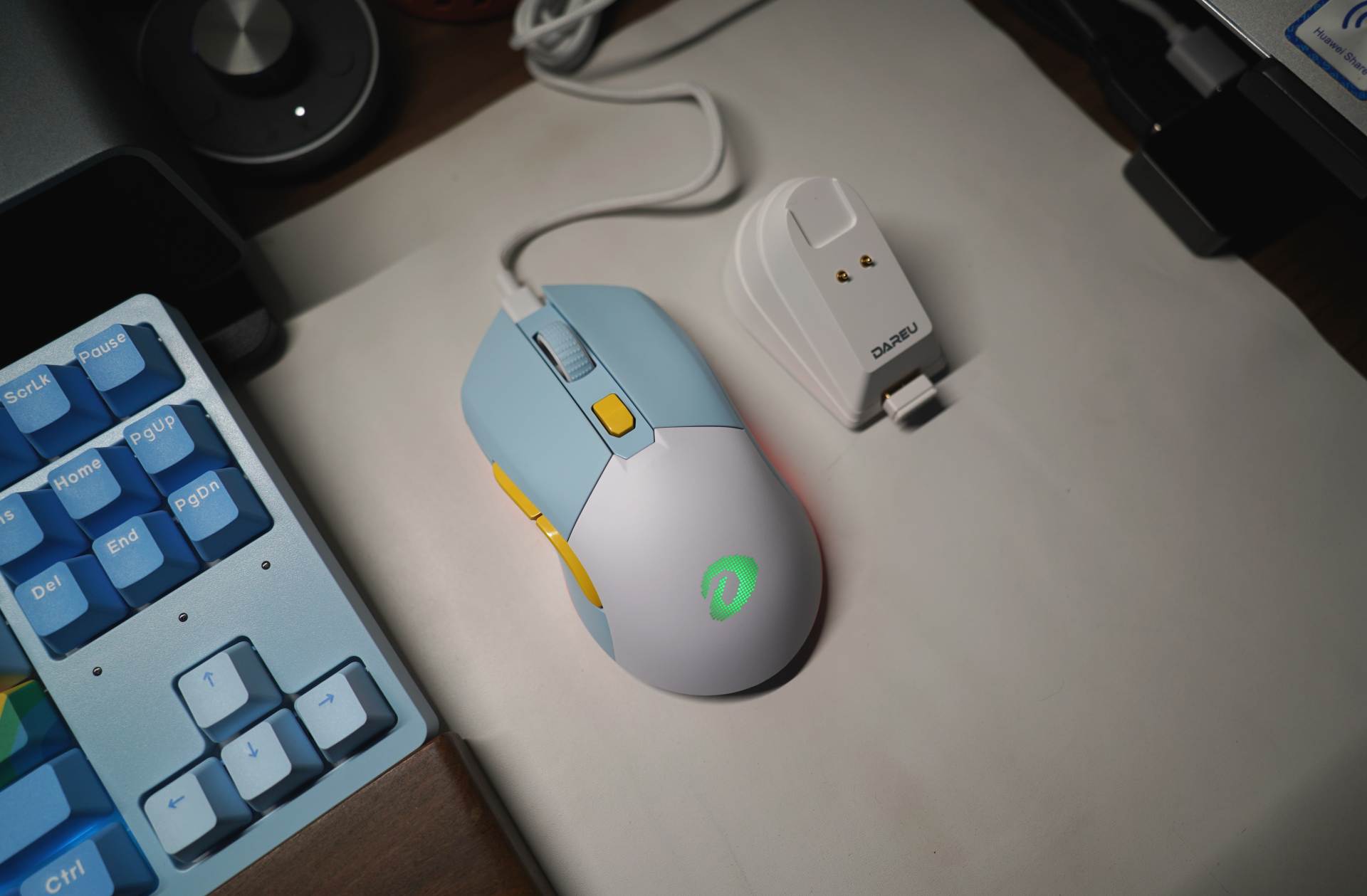 神雕侠侣桌面新宠达尔优发布em901轻量化鼠标