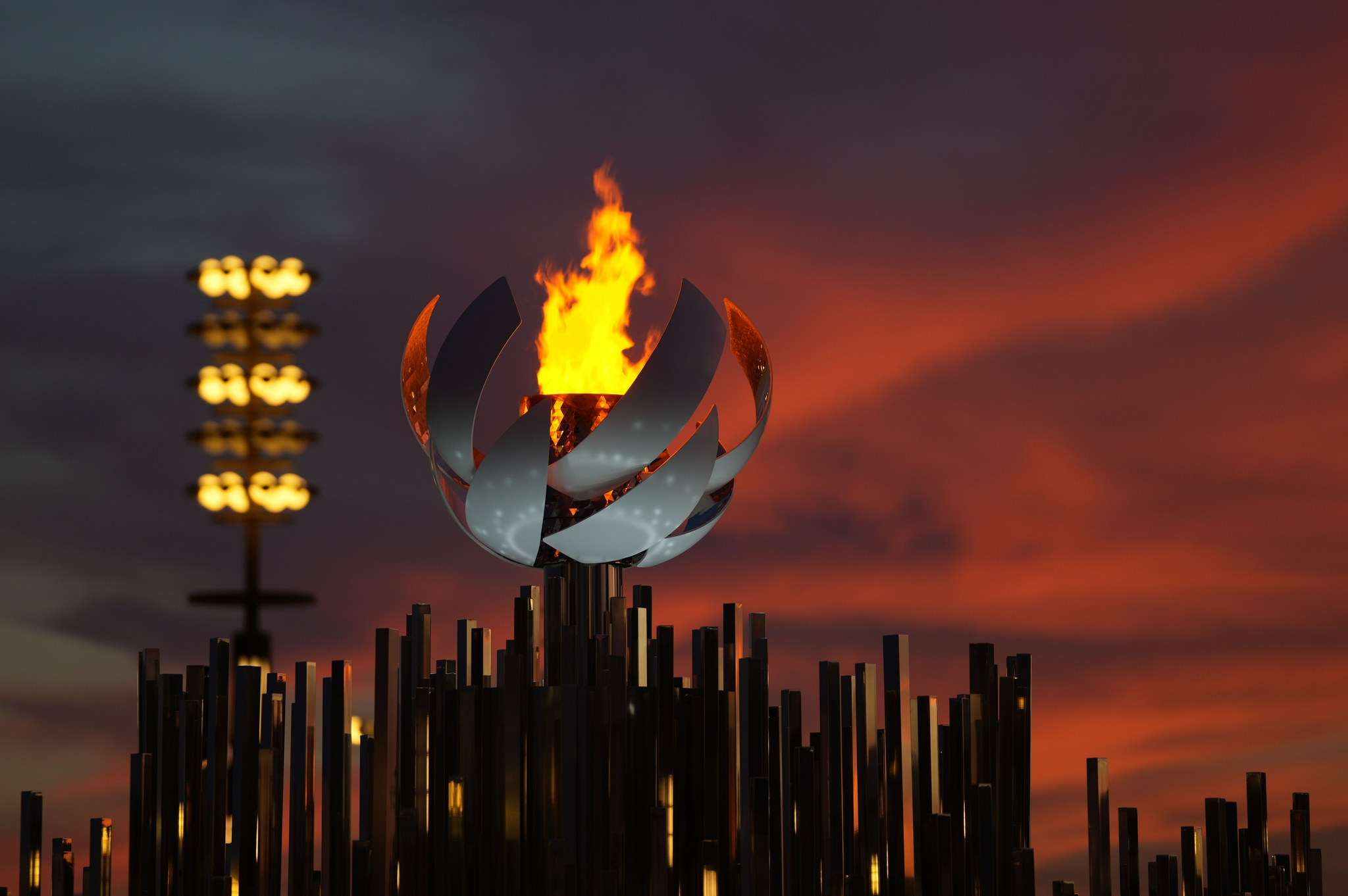 这是8月5日傍晚拍摄的东京奥运会圣火台.新华社记者 李尕 摄