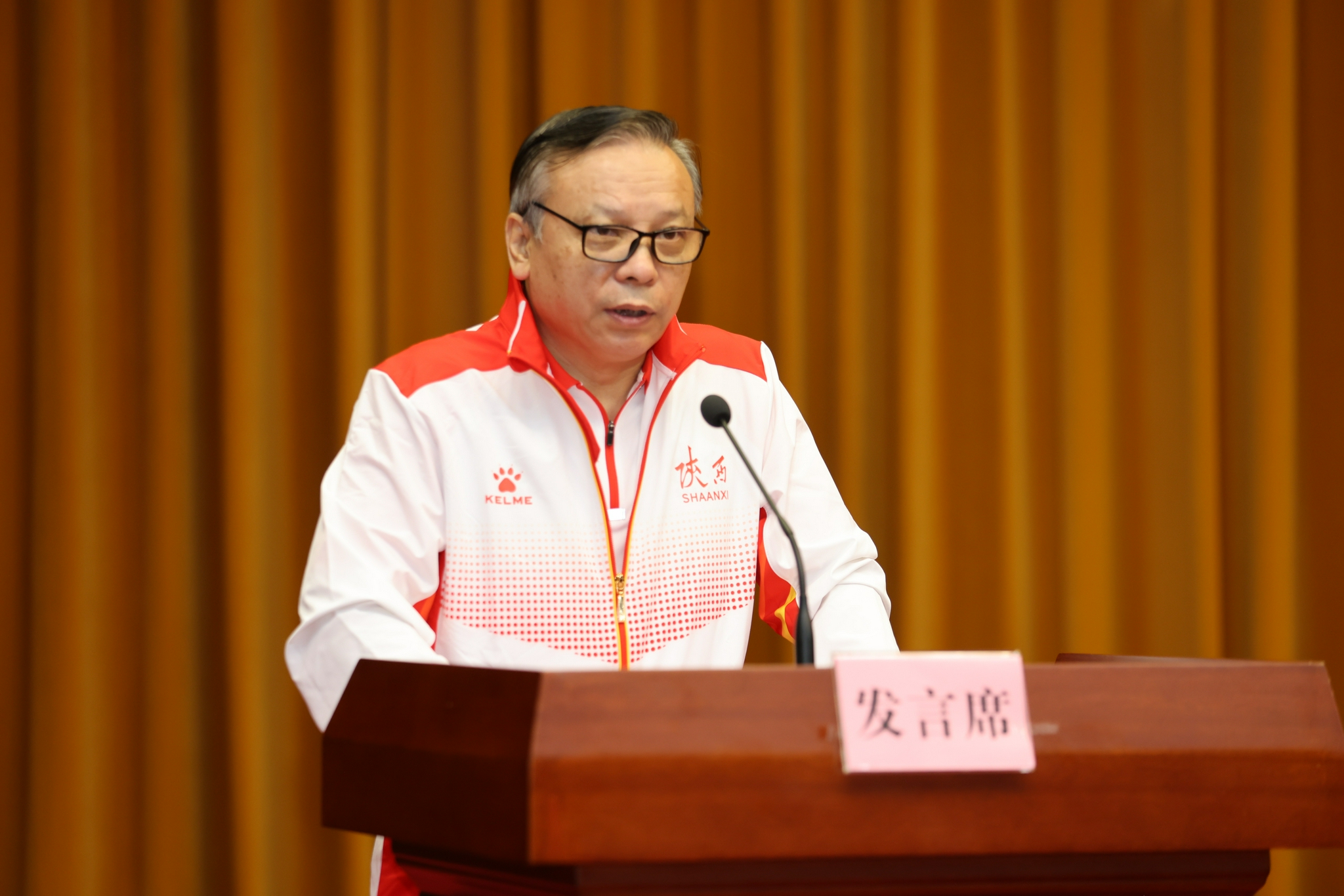 教练员代表张挺发言.记者张辰摄