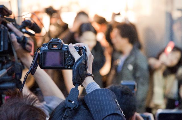 靠直播赚流量，获利上万……揭秘代拍背后畸形产业链休闲区蓝鸢梦想 - Www.slyday.coM