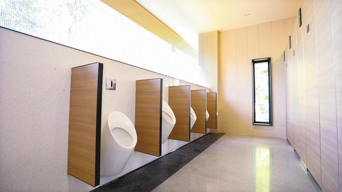 南山公园公厕内部