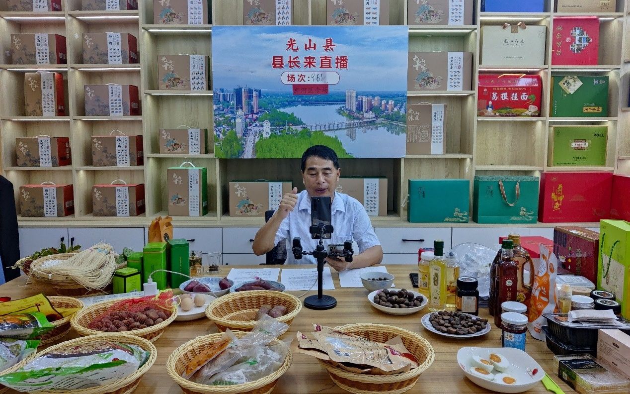 河南网红县长和他的961场助农直播