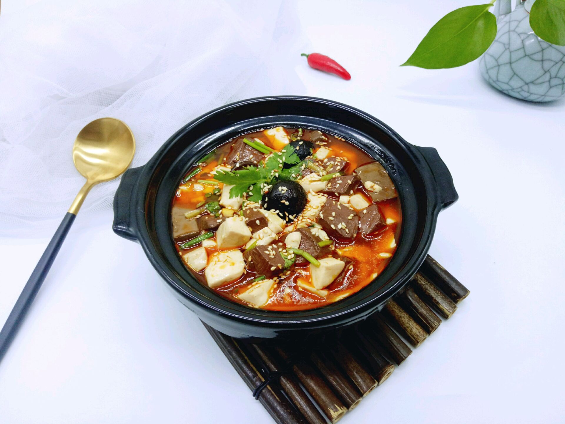 鸭血烩豆腐,一道适合女孩子吃的烩菜,赶紧来了解一下吧