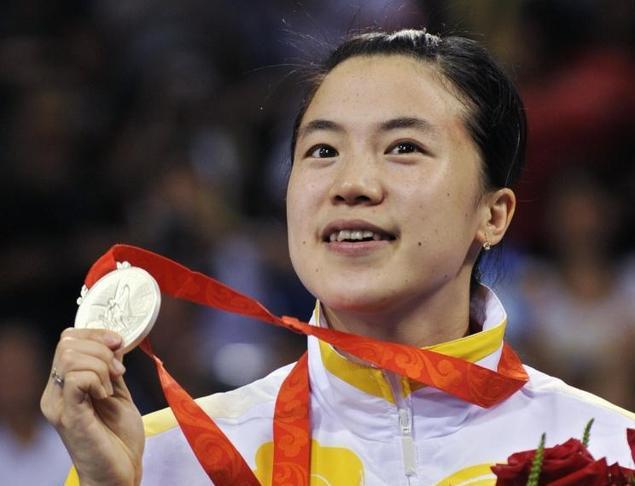 乒乓娘家人王楠许诺获金银牌一人赠一套房7套合院市值3500万