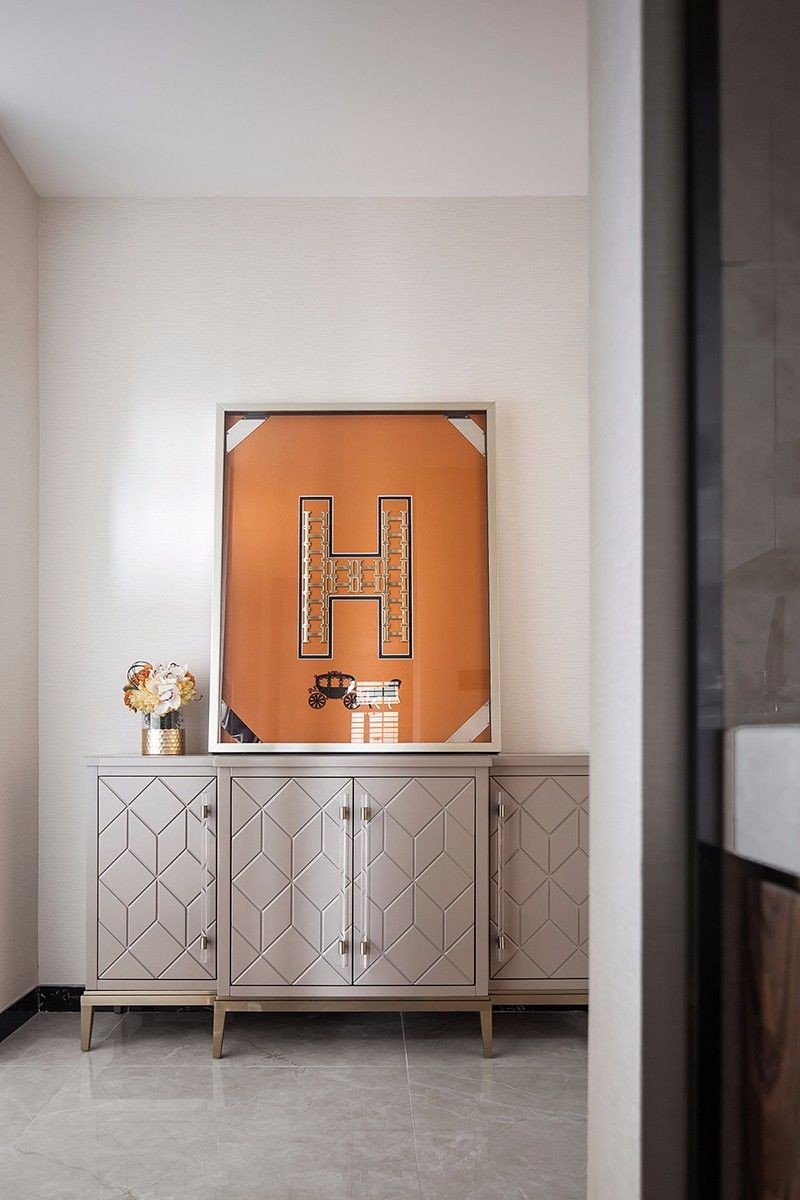 爱马仕橙装饰的现代美家,寻求经典和现代的平衡,摩登中透着优雅
