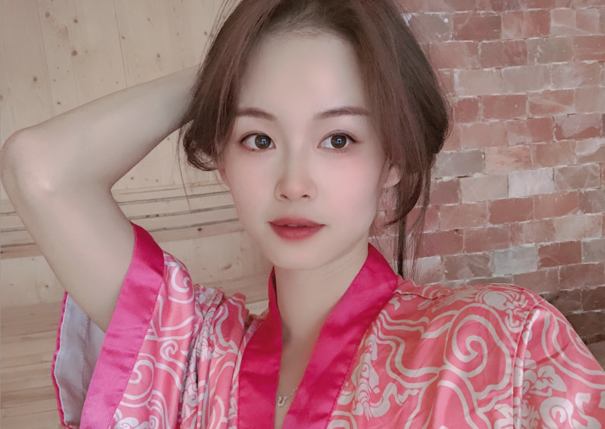 太心疼25岁杨家玉哭得好伤心不停抽泣教练安慰输赢正常