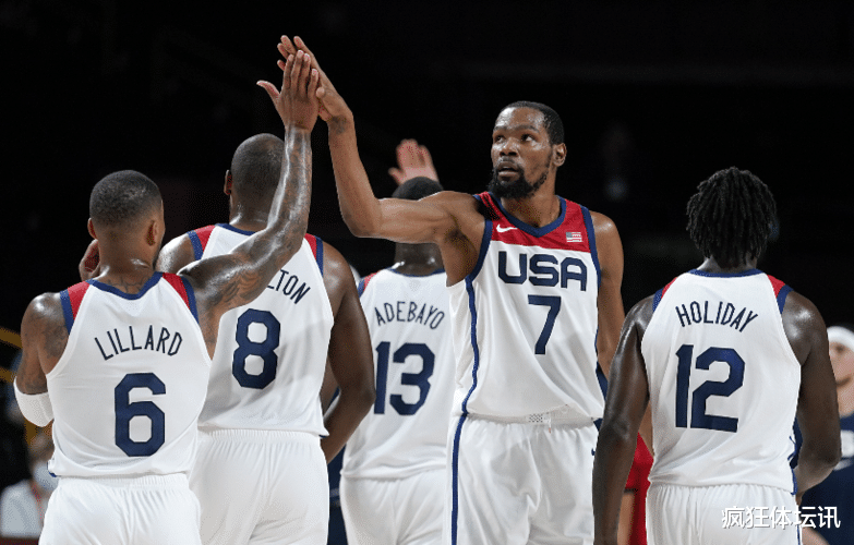 美国男篮晋级赛后杜兰特的举动霸气十足谁是球队老大一目了然
