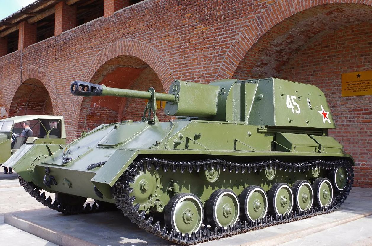 苏76自行火炮具备强大火力是苏军二战强大攻势的代表