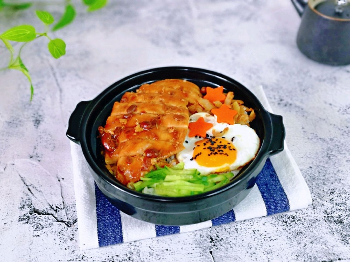 自制鸡排砂锅饭,干净卫生还省钱,味道比买的还好吃