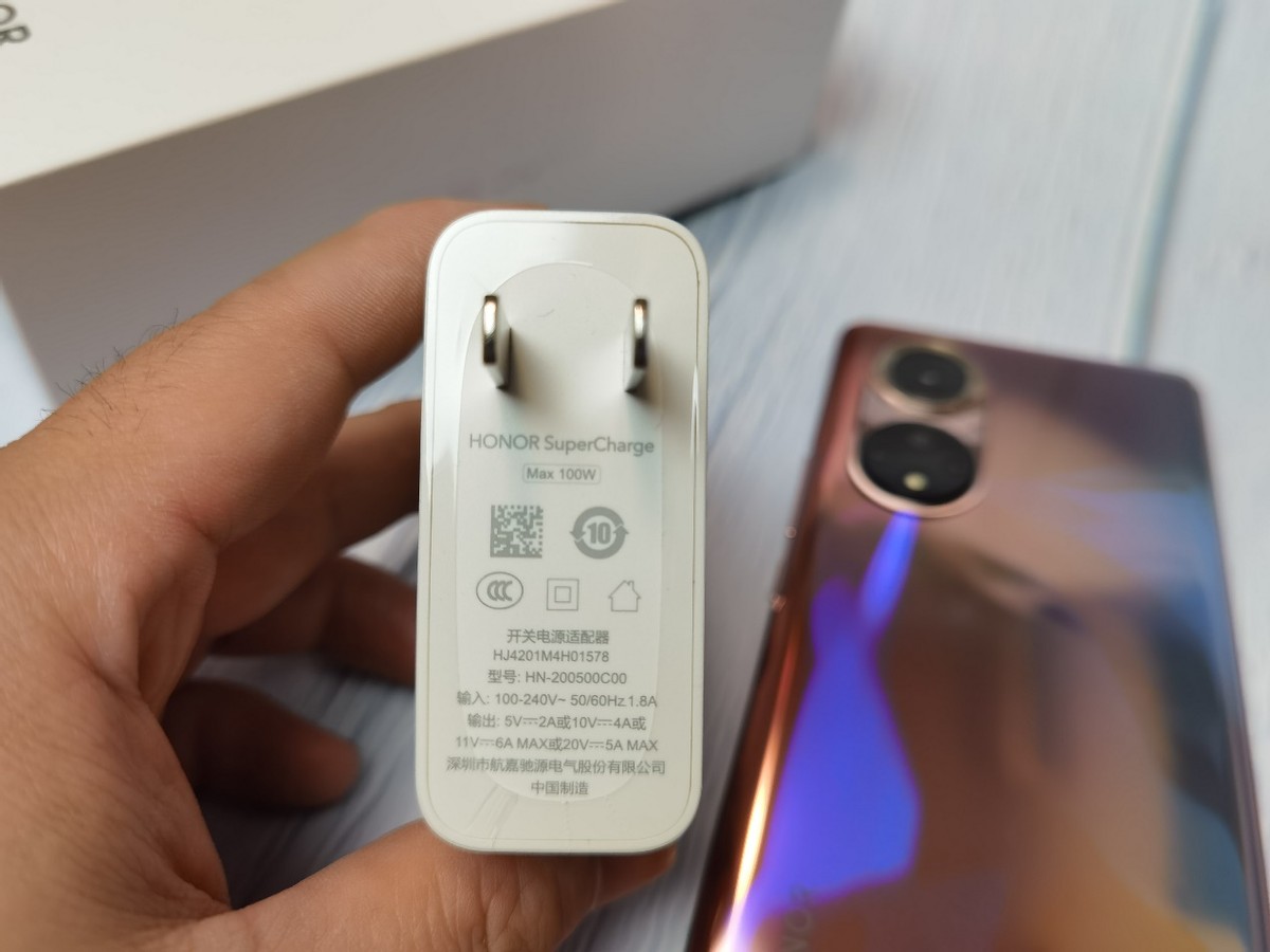 荣耀50pro上手体验,100w快充,高端高颜值__财经头条