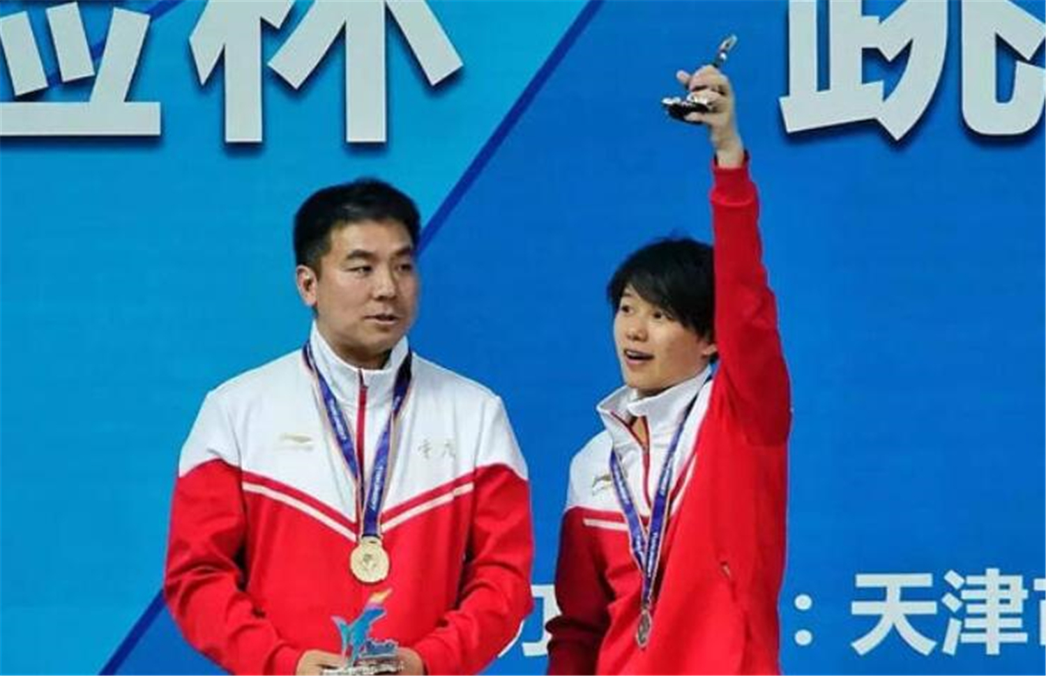 凭借满分跳水惊艳世界,14岁的全红婵背后,还有一位重庆金牌教练休闲区蓝鸢梦想 - Www.slyday.coM 凭借满分跳水惊艳世界,14岁的全红婵背后,还有一位重庆金牌教练休闲区蓝鸢梦想 - Www.slyday.coM