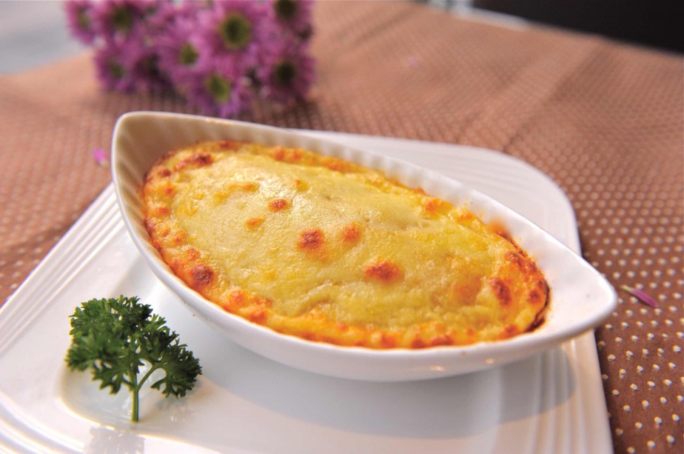 拉丝美味的奶香芝士焗红薯,口感香甜,是你拒绝不了的美食诱惑