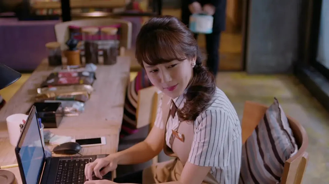 杨紫《萌探探探案》重现《欢乐颂》邱莹莹经典造型又萌又可爱!