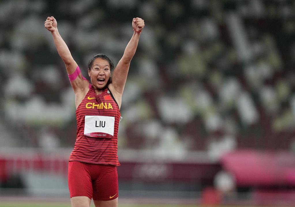中国队选手刘诗颖获得东京奥运会女子标枪金牌