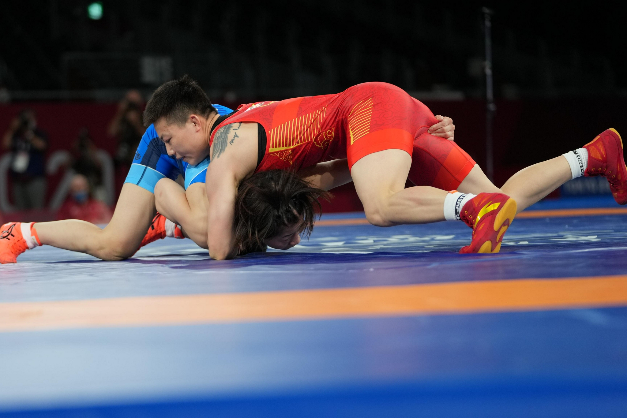 摔跤女子自由式53公斤级中国选手庞倩玉获得银牌